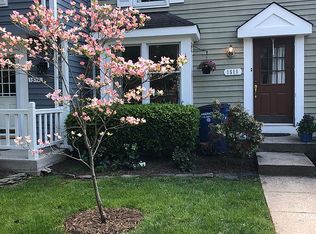 1519 Twisted Oak Dr, Reston, VA 20194