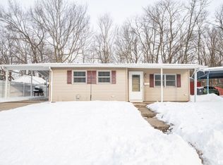 1304 Fenley St, Pekin, IL