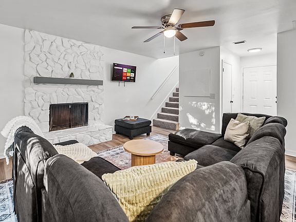 3rd image of 1304 Magnolia Cir E Unit C