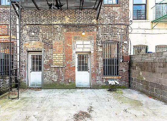 5th image of 665 Evergreen Ave APT 1