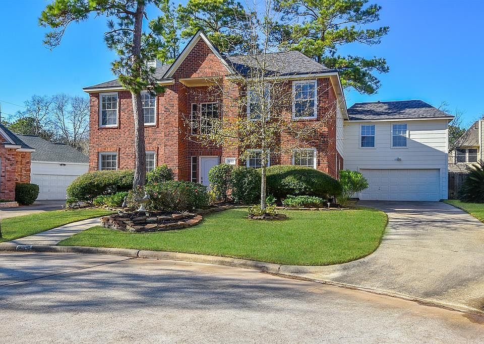 Welcome to this picture perfect brick home with long extended driveway.