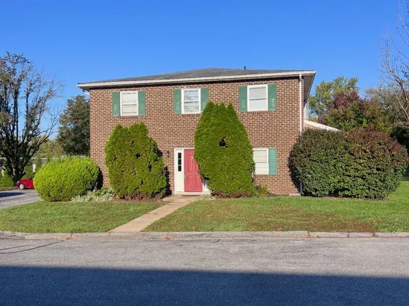 1362 Blue Jay Dr, Lancaster, PA 17601