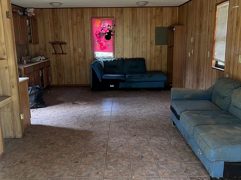 2nd image of 600 Gordon Dr