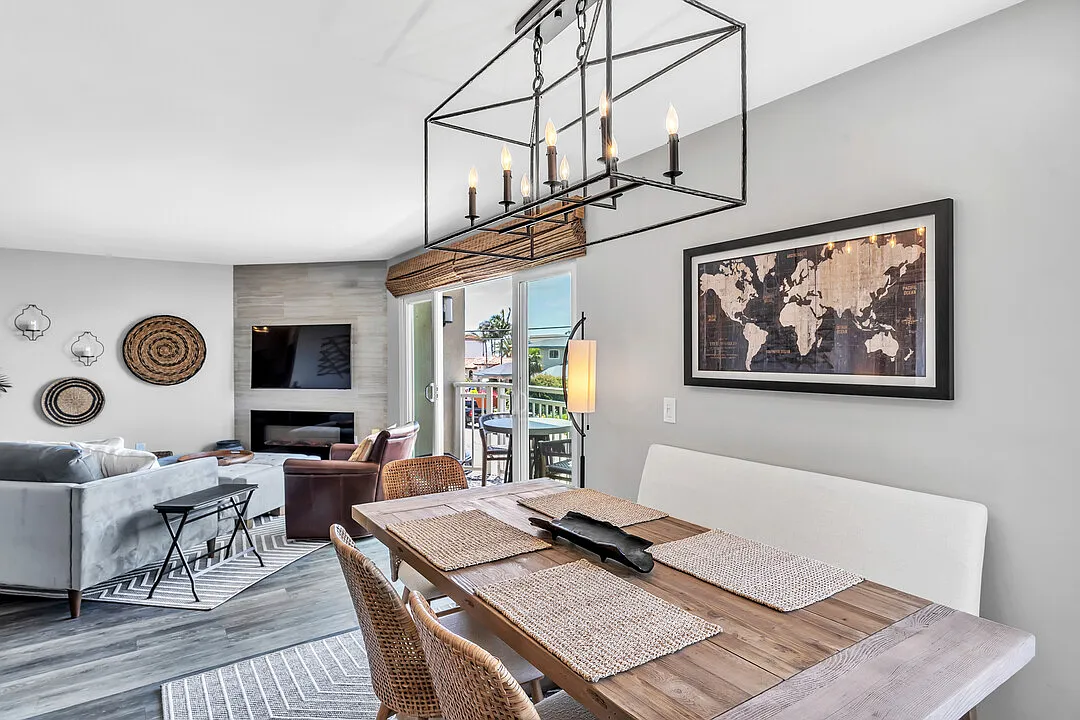 5366 La Jolla Blvd — Photo 3