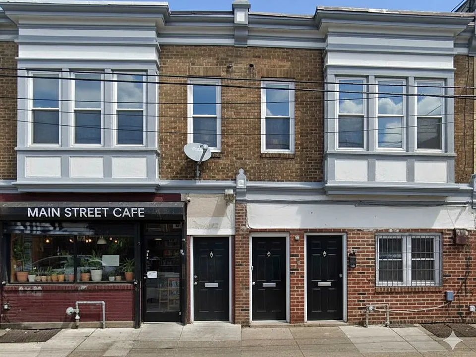 419 Main St