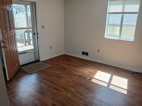 4th image of 83 Norton St Floor 1