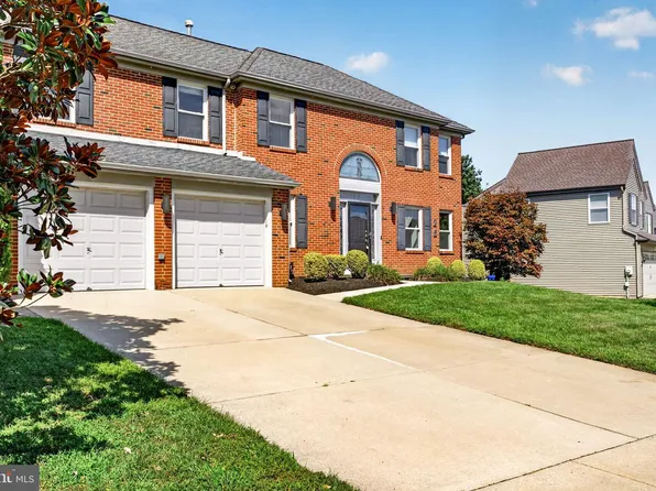 25 Dominion Dr, Marlton, NJ 08053