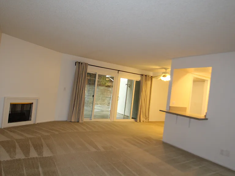 1137 Rosecrans Ave — Photo 8