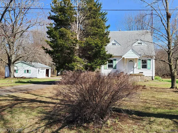 2970 Range Rd, Pt Huron, MI 48060