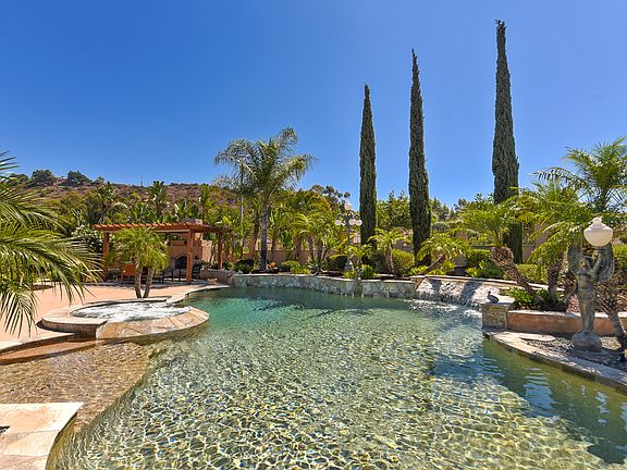 4th image of 26134 Crescendo Dr