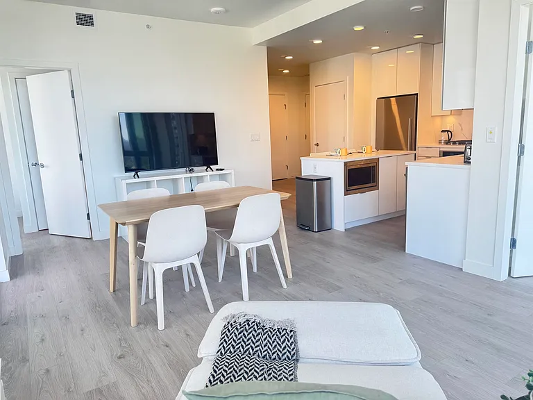 555 Sydney Ave — Photo 1