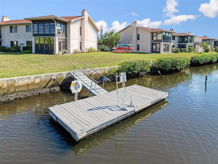 9981 Eagles Point Cir #4 — Photo 29