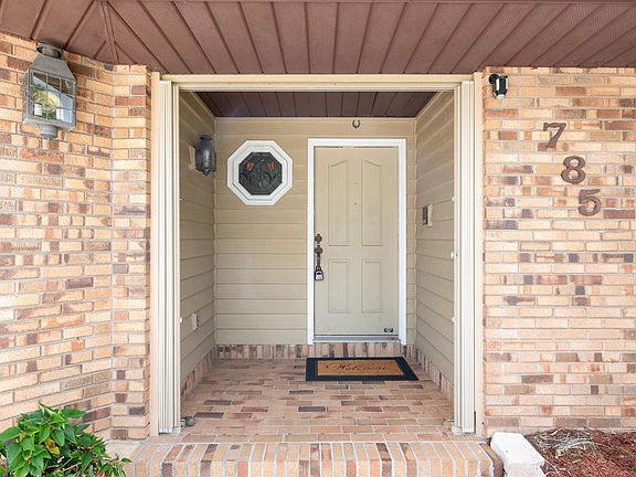 2nd image of 785 SE Whitmore Drive