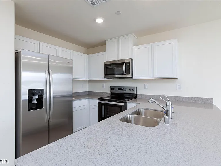 6085 Lily Garden St — Photo 14