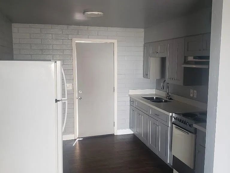 1017 N Main St #7 — Photo 2