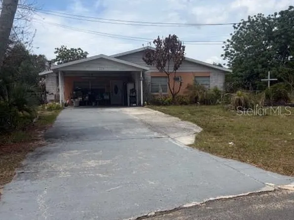 227 Poinsettia Dr, Haines City, FL 33844