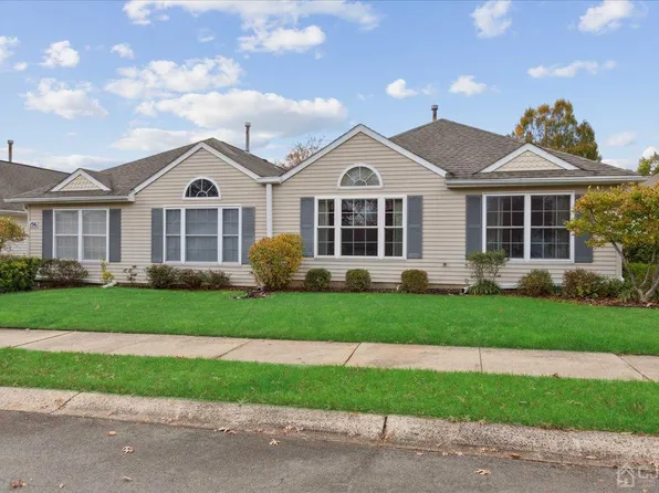 197 N Pondview Blvd, Monroe Township, NJ 08831