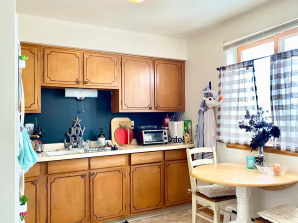 233 School Ave #107, Excelsior, MN 55331