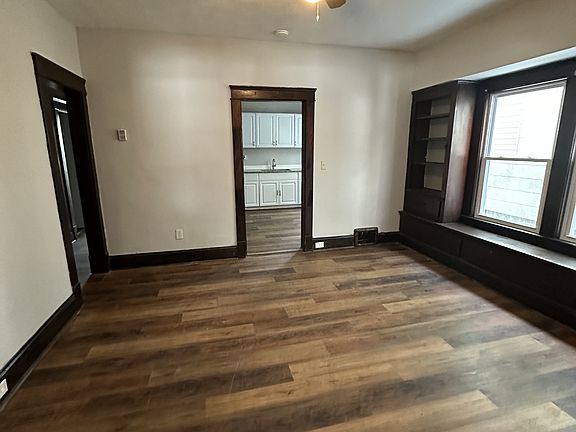5th image of 3342 W 82nd St