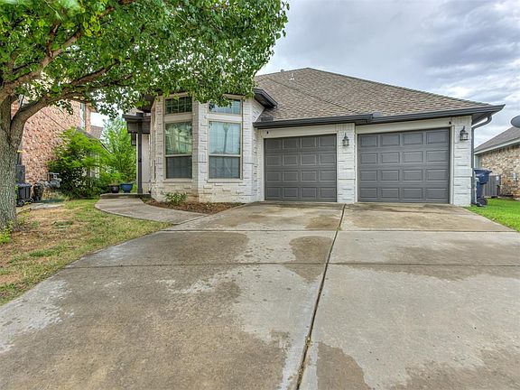 3rd image of 12212 Garden Ct