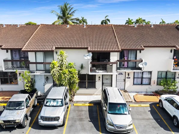 2093 W 54th Terrace #38, Hialeah, FL 33016