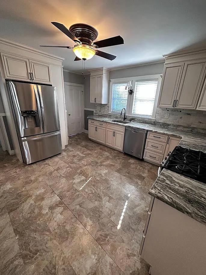 3 bed, 1300 sqft, $3,500 — Photo 3