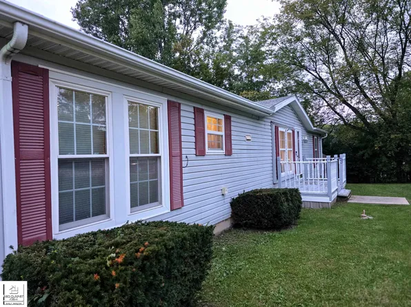 1370 S Graham Rd, Flint, MI 48532