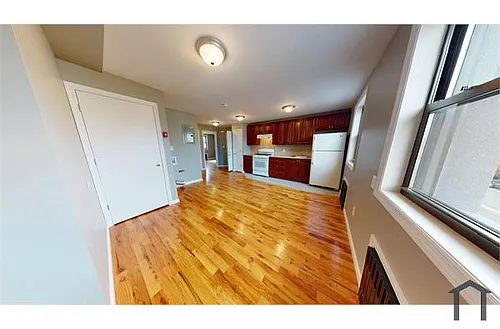 32 Broad St #3 Photo 1
