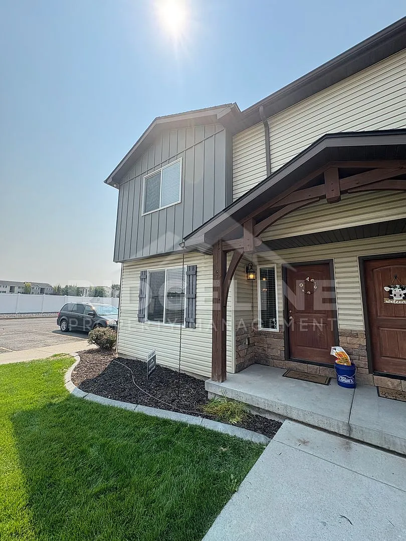 3 Bedroom Townhome in Rexburg — Photo 1