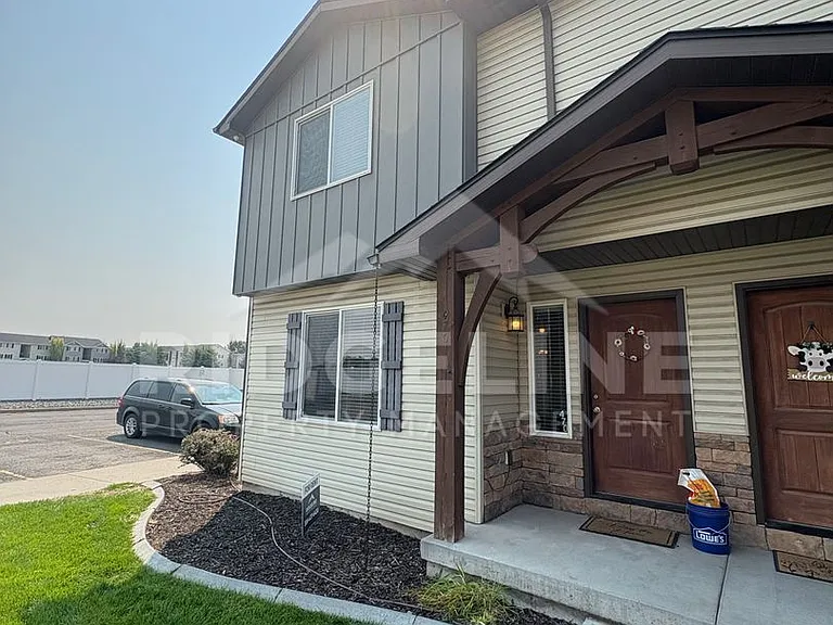 470 Sunflower Rd — Photo 1