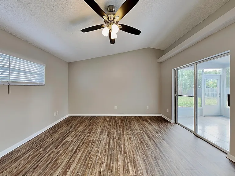1408 Sugarberry Ln — Photo 8
