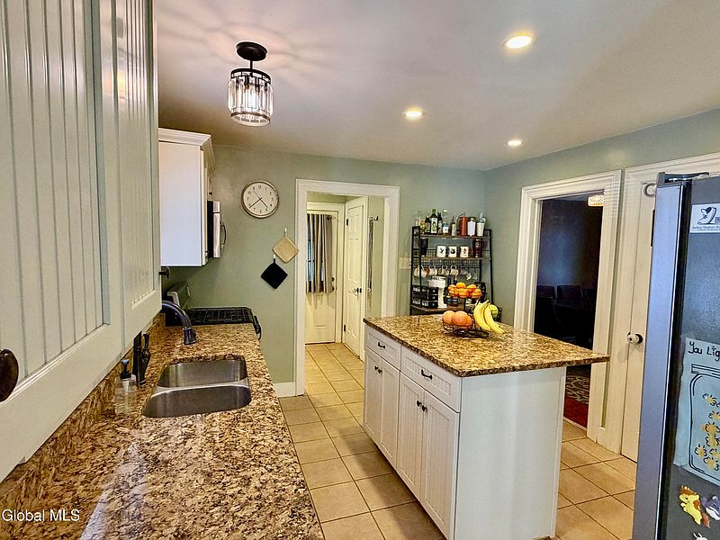 5th image of 1501 Baker Avenue