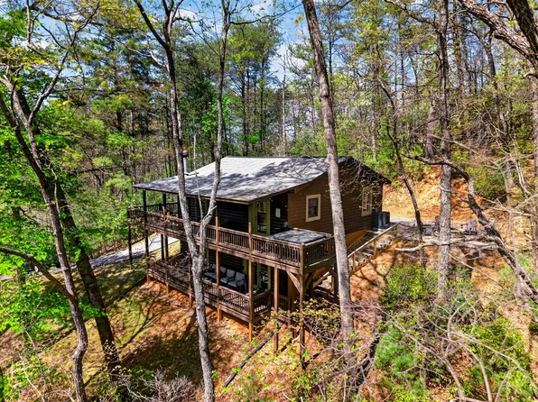 564 Weaver Creek Ln, Blue Ridge, GA 30513