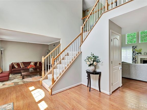 2nd image of 124 Silver Fox Ct