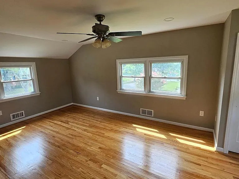 132 Devonshire Rd — Photo 9