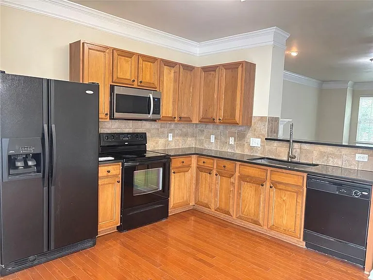 2215 Landing Walk Dr — Photo 7