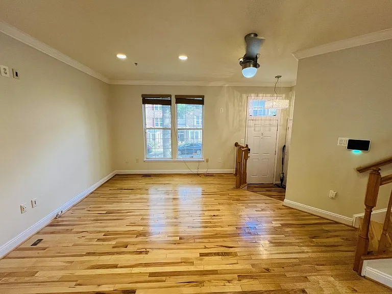 10016 Greenspire Way — Photo 4