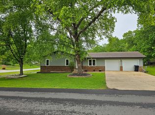 2204 Wayhaven Drive, West Plains, MO 65775