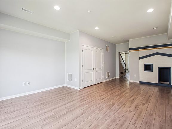 3rd image of 627 Quarterpath Way