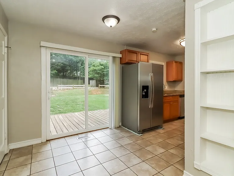 155 Sunny Ln — Photo 6