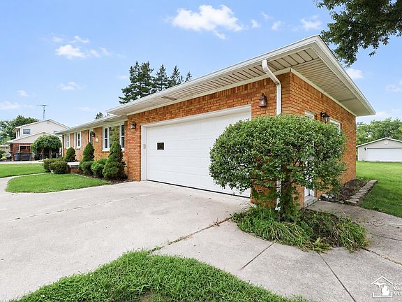 2nd image of 211 Bates Ln