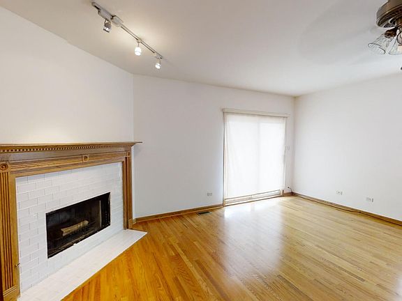 5th image of 3315 W Warren Blvd