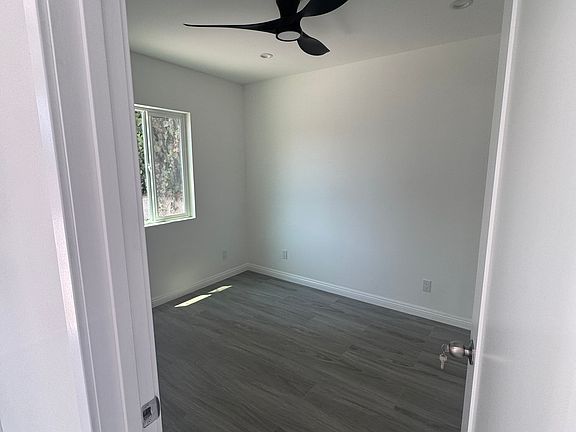 5th image of 4357 1/2 York Blvd