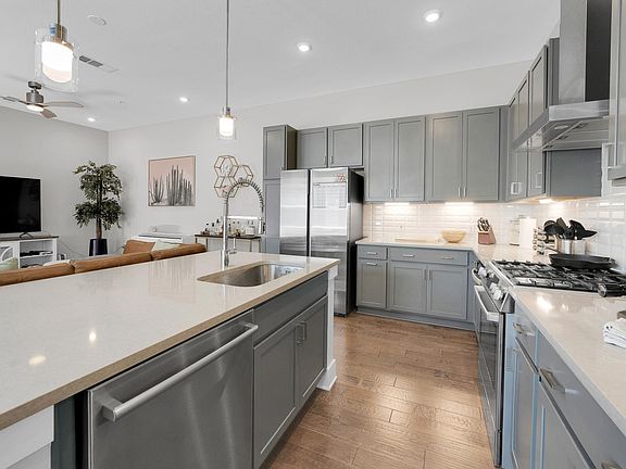 4th image of 4325 Jackson Ave #2302A