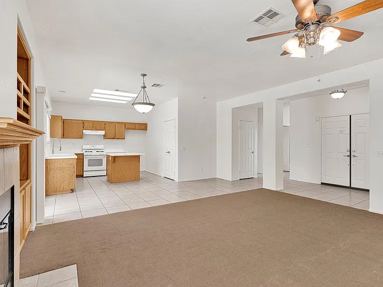 13085 Camden Ln — Photo 7