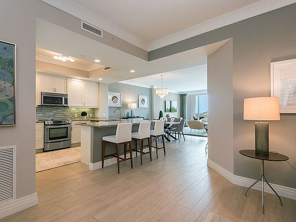 4th image of 1325 Snell Isle Blvd NE Unit 402