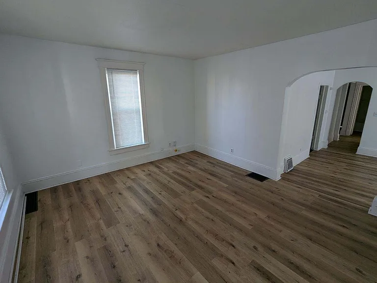 1404 S Main St #STREET1 — Photo 2