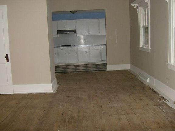 5th image of 1726 Poplar St