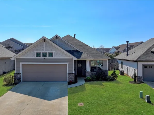 222 Hedgefield Dr, Prattville, AL 36066