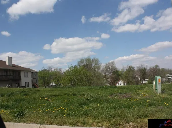 3126 Ohio St, Omaha, NE 68111